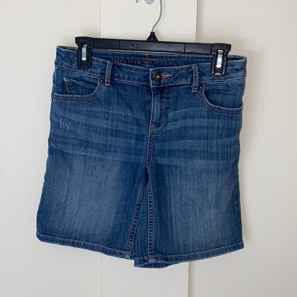 Simply Vera Wang Bermuda Denim Jean Shorts - Picture 1 of 6